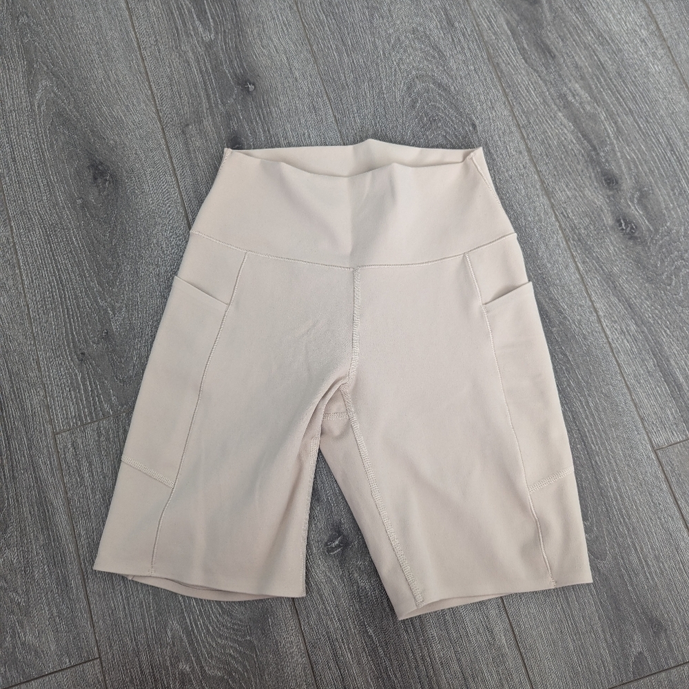 Uniqlo biker shorts